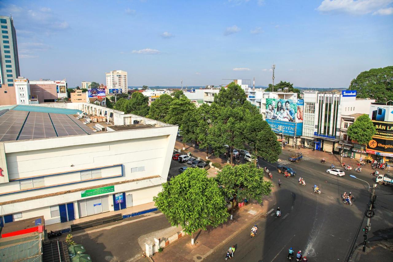 Hotel Khach San Hong Kong Buon Ma Thuot Exterior foto