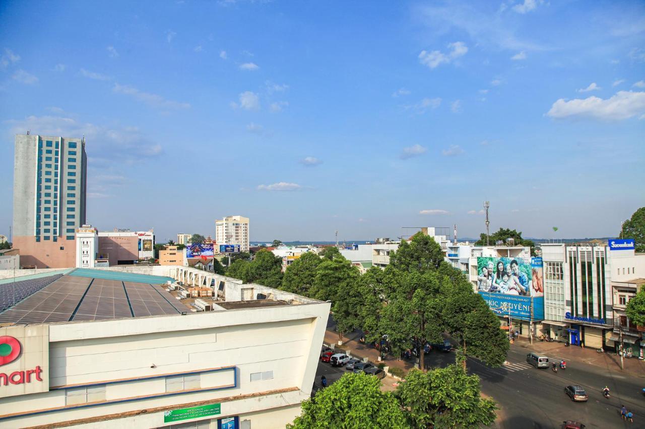 Hotel Khach San Hong Kong Buon Ma Thuot Exterior foto